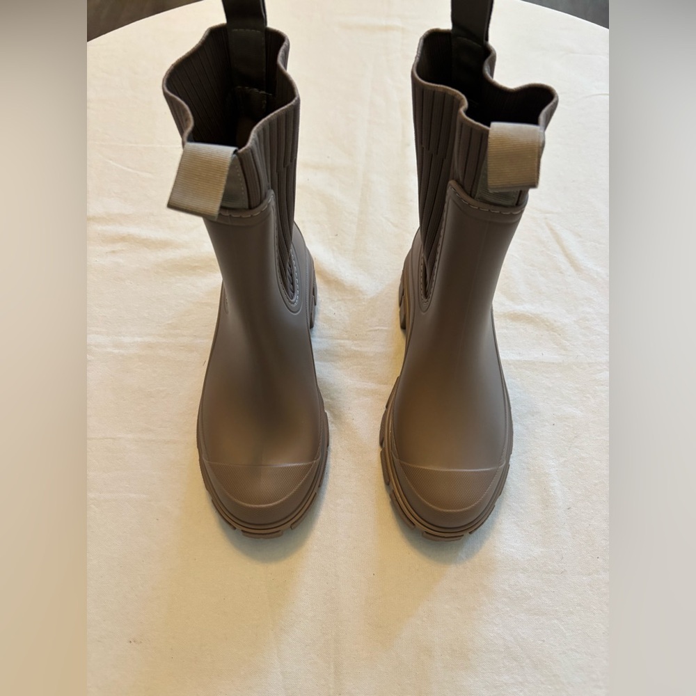 Elegant Brown Winter Boots for Women